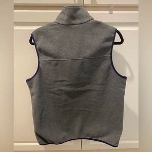 Patagonia men’s gray synchilla fleece vest